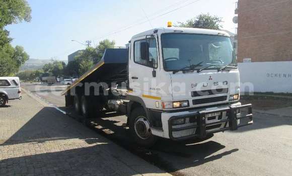 Acheter Occasion Utilitaire Mitsubishi Fuso Blanc à Beitbridge, Matabeleland South Acheter Occasion Utilitaire Mitsubishi Fuso Blanc à Beitbridge, Matabeleland South