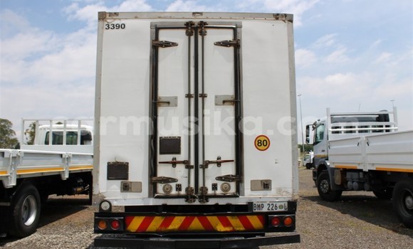 Acheter Occasion Utilitaire Hino 300 Series Blanc à Beitbridge, Matabeleland South Acheter Occasion Utilitaire Hino 300 Series Blanc à Beitbridge, Matabeleland South