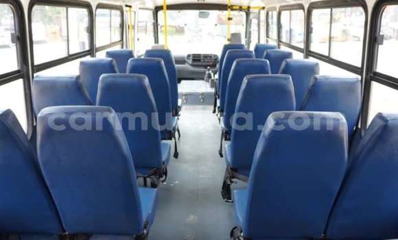 Acheter Occasion Utilitaire Hino 300 Series Blanc à Beitbridge, Matabeleland South Acheter Occasion Utilitaire Hino 300 Series Blanc à Beitbridge, Matabeleland South