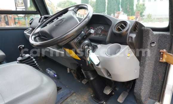 Acheter Occasion Utilitaire Hino 300 Series Blanc à Beitbridge, Matabeleland South Acheter Occasion Utilitaire Hino 300 Series Blanc à Beitbridge, Matabeleland South