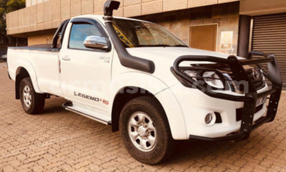 Buy Used Toyota Hilux White Car in Beitbridge in Matabeleland South Buy Used Toyota Hilux White Car in Beitbridge in Matabeleland South