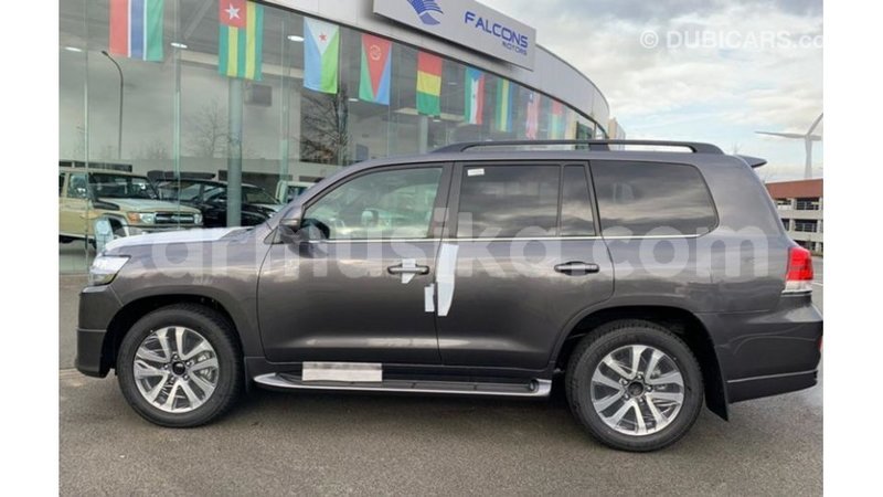 Big with watermark toyota land cruiser harare import dubai 13422