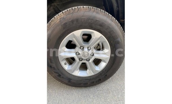 Acheter Import Utilitaire Toyota HiAce Blanc à Import - Dubai, Harare Acheter Import Utilitaire Toyota HiAce Blanc à Import - Dubai, Harare