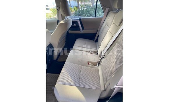 Acheter Import Utilitaire Toyota HiAce Blanc à Import - Dubai, Harare Acheter Import Utilitaire Toyota HiAce Blanc à Import - Dubai, Harare
