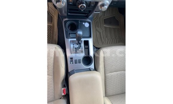Acheter Import Utilitaire Toyota HiAce Blanc à Import - Dubai, Harare Acheter Import Utilitaire Toyota HiAce Blanc à Import - Dubai, Harare