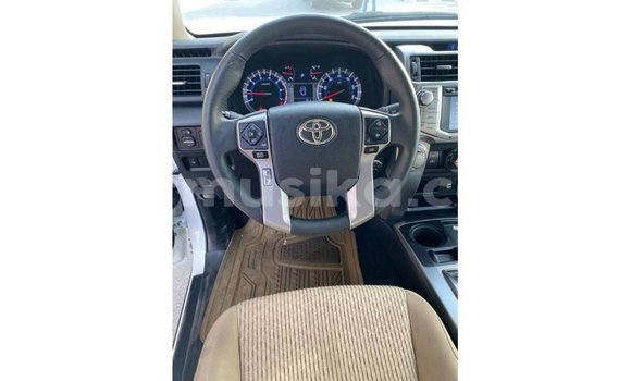 Acheter Import Utilitaire Toyota HiAce Blanc à Import - Dubai, Harare Acheter Import Utilitaire Toyota HiAce Blanc à Import - Dubai, Harare