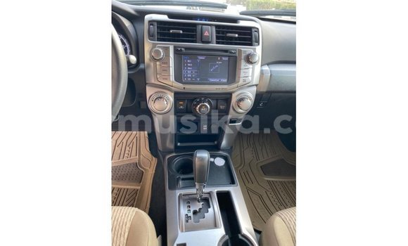 Acheter Import Utilitaire Toyota HiAce Blanc à Import - Dubai, Harare Acheter Import Utilitaire Toyota HiAce Blanc à Import - Dubai, Harare