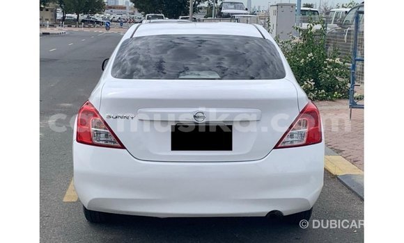 Acheter Import Voiture Nissan Sunny Blanc à Import - Dubai, Harare Acheter Import Voiture Nissan Sunny Blanc à Import - Dubai, Harare