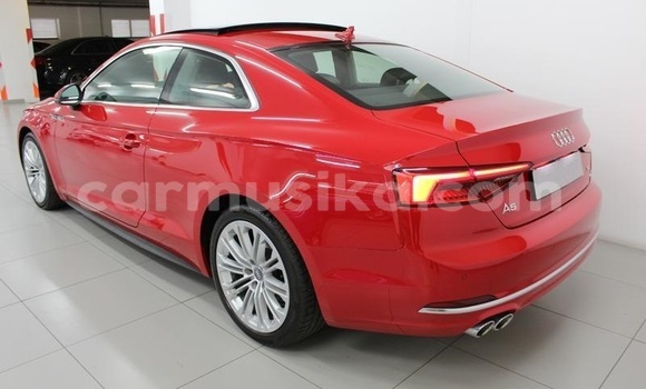 Nunua Ilio tumika Audi A5 Nyekundu Gari ndani ya Harare nchini Harare