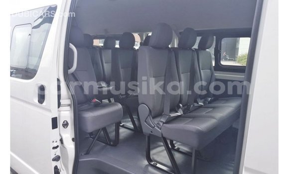 Buy Import Toyota Hiace White Car in Import - Dubai in Harare Buy Import Toyota Hiace White Car in Import - Dubai in Harare