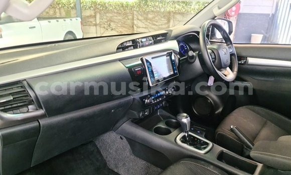 Nunua Ilio tumika Toyota Hilux Nyeupe Gari ndani ya Beitbridge nchini Matabeleland Kusini Nunua Ilio tumika Toyota Hilux Nyeupe Gari ndani ya Beitbridge nchini Matabeleland Kusini