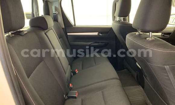 Tenga Tsaru Toyota Hilux Chena Mota in Beitbridge in Matabeleland South Tenga Tsaru Toyota Hilux Chena Mota in Beitbridge in Matabeleland South