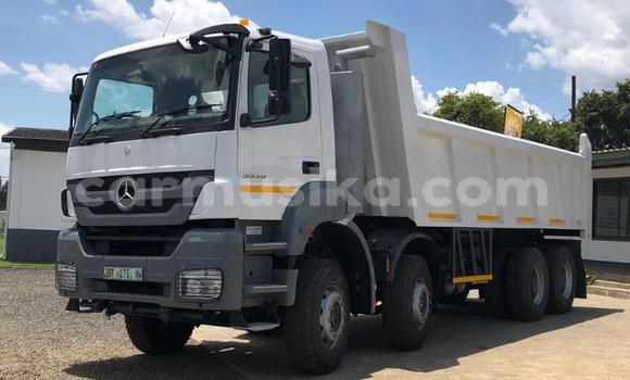 Buy Used Mercedes‒Benz 3331 White Truck in Beitbridge in Matabeleland South Buy Used Mercedes‒Benz 3331 White Truck in Beitbridge in Matabeleland South