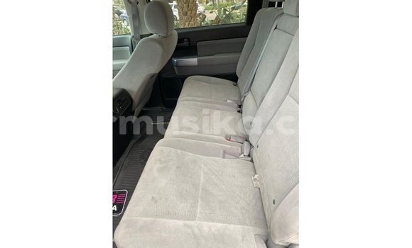 Acheter Import Voiture Toyota Sequoia Blanc à Import - Dubai, Harare Acheter Import Voiture Toyota Sequoia Blanc à Import - Dubai, Harare