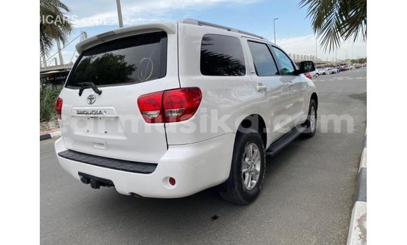 Acheter Import Voiture Toyota Sequoia Blanc à Import - Dubai, Harare Acheter Import Voiture Toyota Sequoia Blanc à Import - Dubai, Harare