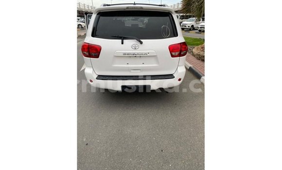 Acheter Import Voiture Toyota Sequoia Blanc à Import - Dubai, Harare Acheter Import Voiture Toyota Sequoia Blanc à Import - Dubai, Harare