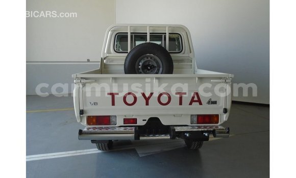 Acheter Import Voiture Toyota Land Cruiser Blanc à Import - Dubai, Harare Acheter Import Voiture Toyota Land Cruiser Blanc à Import - Dubai, Harare