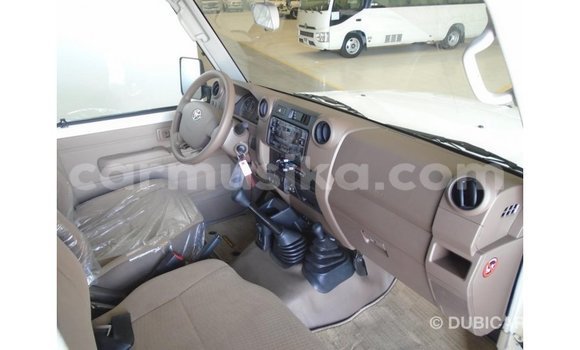 Acheter Import Voiture Toyota Land Cruiser Blanc à Import - Dubai, Harare Acheter Import Voiture Toyota Land Cruiser Blanc à Import - Dubai, Harare