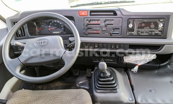 Tenga Imported Toyota Coaster Chena Mota in Import - Dubai in Harare Tenga Imported Toyota Coaster Chena Mota in Import - Dubai in Harare