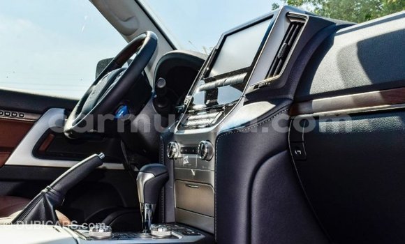Acheter Import Voiture Toyota Land Cruiser Noir à Import - Dubai, Harare Acheter Import Voiture Toyota Land Cruiser Noir à Import - Dubai, Harare