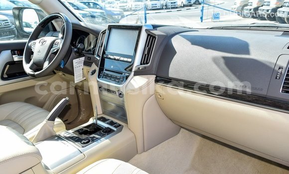 Buy Import Toyota Land Cruiser White Car in Import - Dubai in Harare Buy Import Toyota Land Cruiser White Car in Import - Dubai in Harare