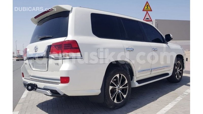 Big with watermark toyota land cruiser harare import dubai 13458