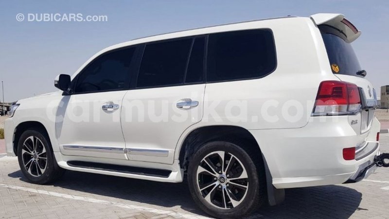 Big with watermark toyota land cruiser harare import dubai 13458