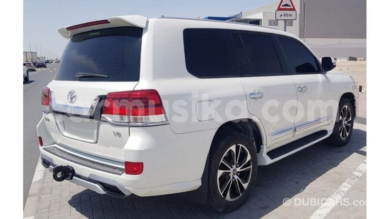 Big with watermark toyota land cruiser harare import dubai 13458