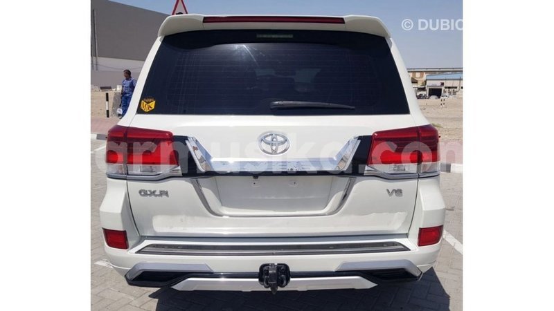 Big with watermark toyota land cruiser harare import dubai 13458