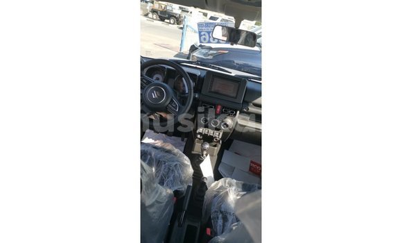 Acheter Import Voiture Suzuki Jimny Vert à Import - Dubai, Harare Acheter Import Voiture Suzuki Jimny Vert à Import - Dubai, Harare