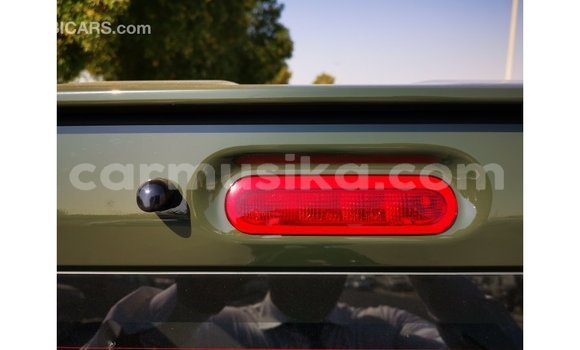 Acheter Import Voiture Suzuki Jimny Vert à Import - Dubai, Harare Acheter Import Voiture Suzuki Jimny Vert à Import - Dubai, Harare