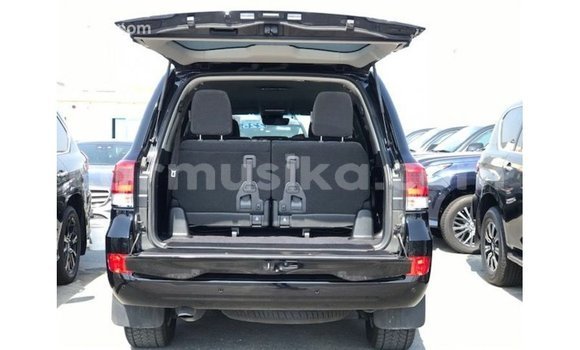 Tenga Imported Toyota Land Cruiser Nhema Mota in Import - Dubai in Harare Tenga Imported Toyota Land Cruiser Nhema Mota in Import - Dubai in Harare