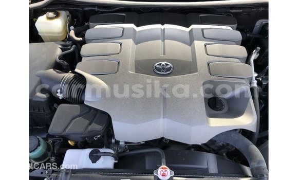 Tenga Imported Toyota Land Cruiser Nhema Mota in Import - Dubai in Harare Tenga Imported Toyota Land Cruiser Nhema Mota in Import - Dubai in Harare