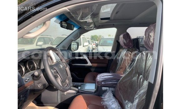Acheter Import Voiture Toyota Land Cruiser Noir à Import - Dubai, Harare Acheter Import Voiture Toyota Land Cruiser Noir à Import - Dubai, Harare
