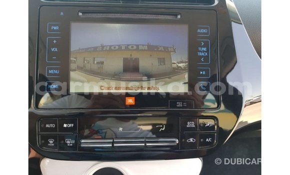 Tenga Imported Toyota Prius Chena Mota in Import - Dubai in Harare Tenga Imported Toyota Prius Chena Mota in Import - Dubai in Harare