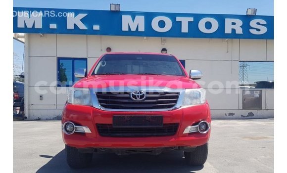 Acheter Import Voiture Toyota Hilux Rouge à Import - Dubai, Harare Acheter Import Voiture Toyota Hilux Rouge à Import - Dubai, Harare