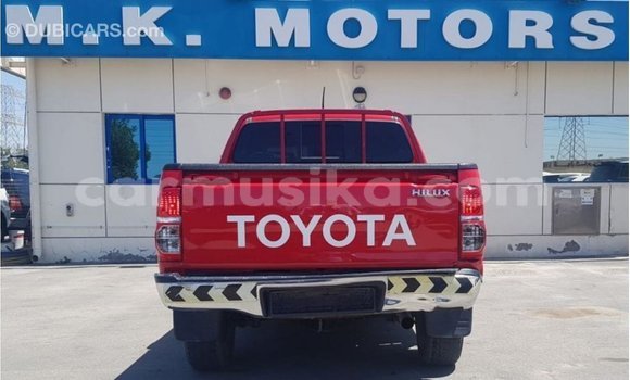 Acheter Import Voiture Toyota Hilux Rouge à Import - Dubai, Harare Acheter Import Voiture Toyota Hilux Rouge à Import - Dubai, Harare