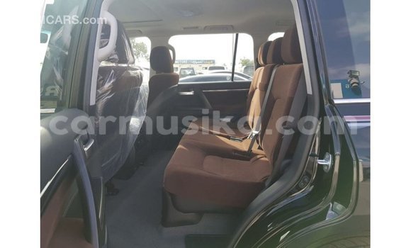 Tenga Imported Toyota Land Cruiser Nhema Mota in Import - Dubai in Harare Tenga Imported Toyota Land Cruiser Nhema Mota in Import - Dubai in Harare