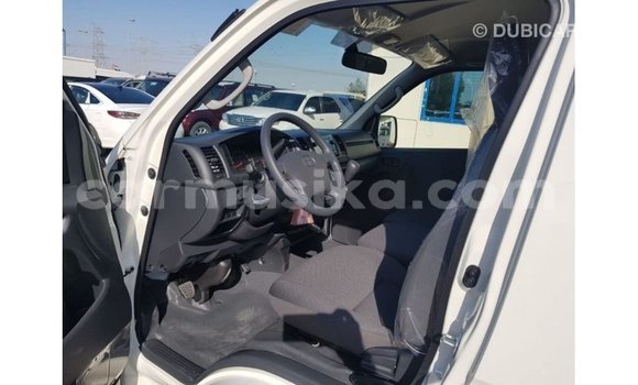 Tenga Imported Toyota Hiace Chena Mota in Import - Dubai in Harare Tenga Imported Toyota Hiace Chena Mota in Import - Dubai in Harare