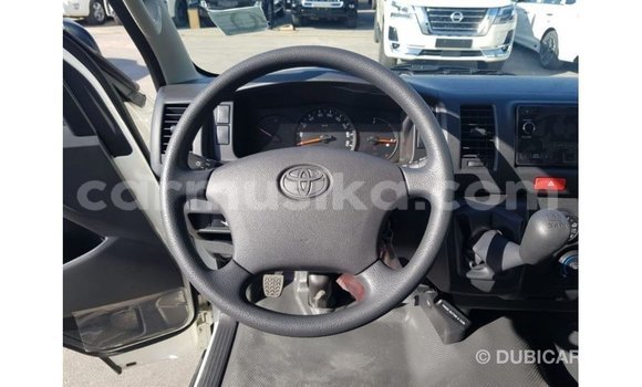 Tenga Imported Toyota Hiace Chena Mota in Import - Dubai in Harare Tenga Imported Toyota Hiace Chena Mota in Import - Dubai in Harare