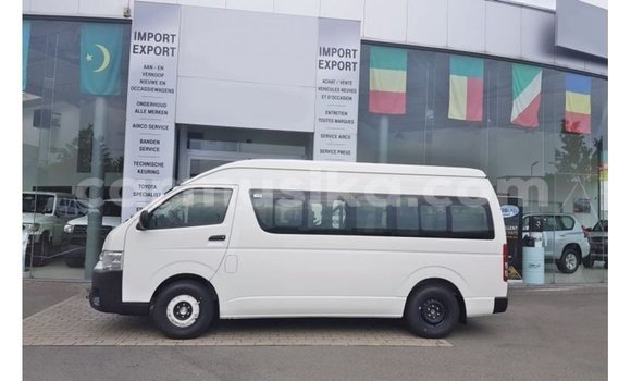 Buy Import Toyota Hiace White Car in Import - Dubai in Harare Buy Import Toyota Hiace White Car in Import - Dubai in Harare