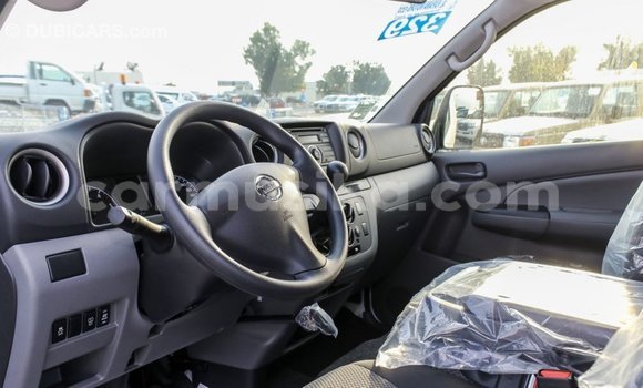 Acheter Import Voiture Nissan Urvan Blanc à Import - Dubai, Harare Acheter Import Voiture Nissan Urvan Blanc à Import - Dubai, Harare