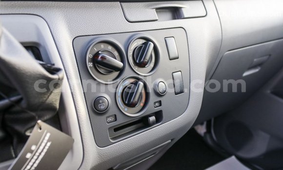 Acheter Import Voiture Nissan Urvan Blanc à Import - Dubai, Harare Acheter Import Voiture Nissan Urvan Blanc à Import - Dubai, Harare