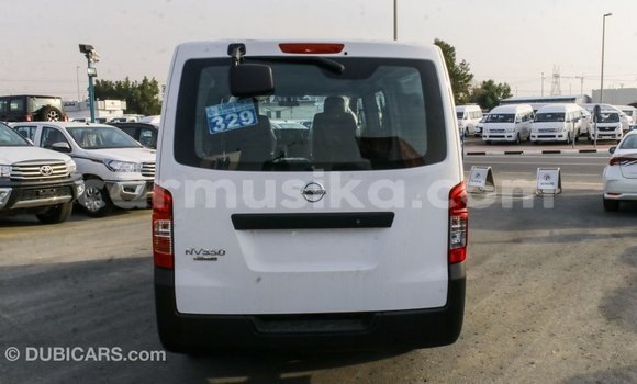 Acheter Import Voiture Nissan Urvan Blanc à Import - Dubai, Harare Acheter Import Voiture Nissan Urvan Blanc à Import - Dubai, Harare