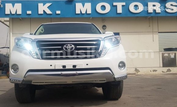 Tenga Imported Toyota Land Cruiser Chena Mota in Import - Dubai in Harare Tenga Imported Toyota Land Cruiser Chena Mota in Import - Dubai in Harare