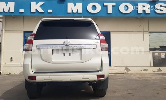 Tenga Imported Toyota Land Cruiser Chena Mota in Import - Dubai in Harare Tenga Imported Toyota Land Cruiser Chena Mota in Import - Dubai in Harare