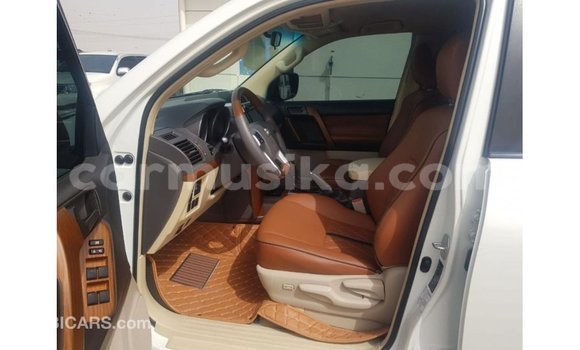 Tenga Imported Toyota Land Cruiser Chena Mota in Import - Dubai in Harare Tenga Imported Toyota Land Cruiser Chena Mota in Import - Dubai in Harare