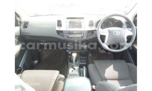 Tenga Imported Toyota Hilux Chena Mota in Import - Dubai in Harare Tenga Imported Toyota Hilux Chena Mota in Import - Dubai in Harare