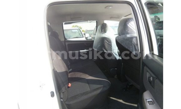 Tenga Imported Toyota Hilux Chena Mota in Import - Dubai in Harare Tenga Imported Toyota Hilux Chena Mota in Import - Dubai in Harare