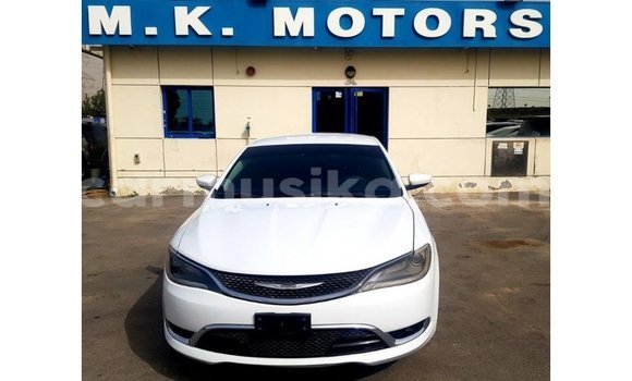 Nunua Imported Chrysler 200 Nyeupe Gari ndani ya Import - Dubai nchini Harare